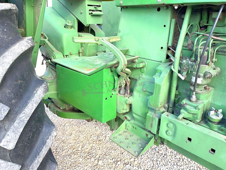 john-deere-4010-image-17