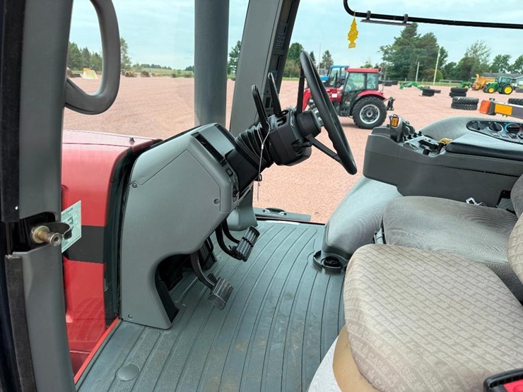 case-ih-mx220-image-47