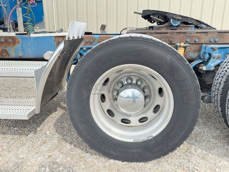 2007-peterbilt-386-image-85