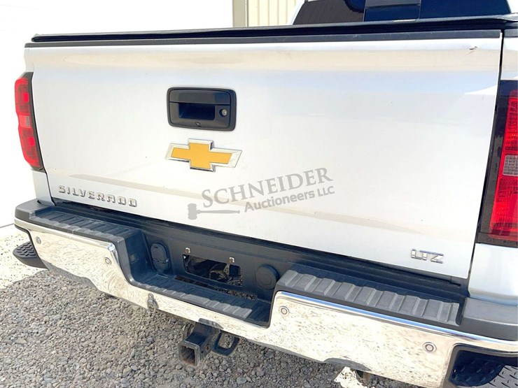 2015-chevrolet-2500hd-image-26