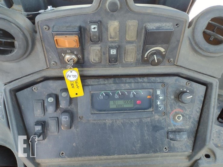 2010-deere-310sj-image-7