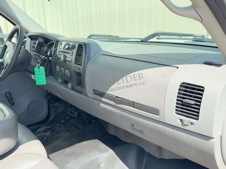 2009-chevrolet-3500-image-39