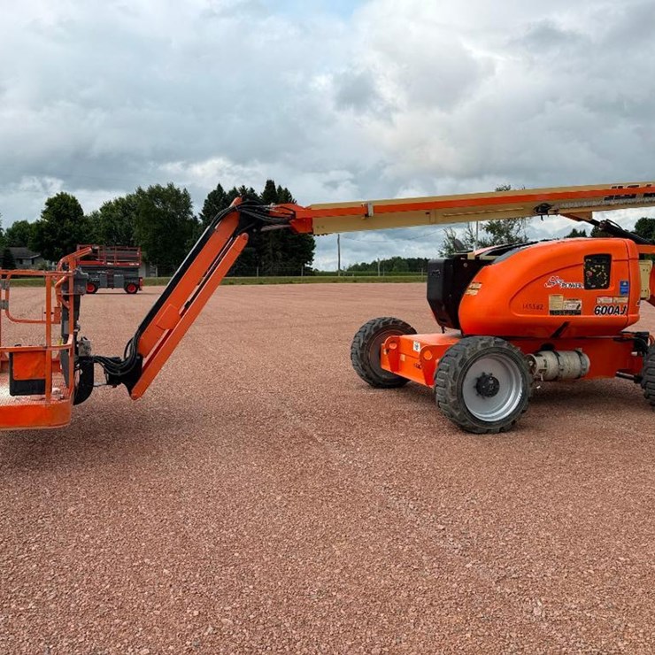 JLG 600AJ