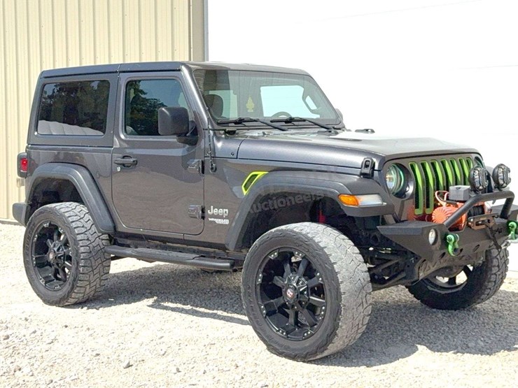 2018-jeep-wrangler-sport-image-1