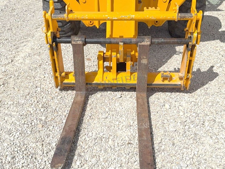 2019-jcb-540-140-image-13