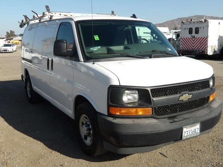 2017-utility-van-image-2