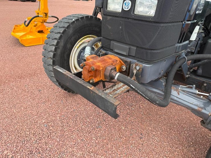 new-holland-ts110-image-34