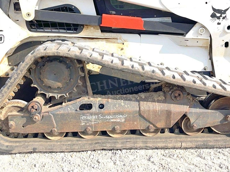 2019-bobcat-t870-image-13