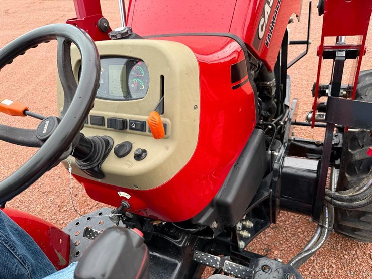 case-ih-farmall-50a-image-45