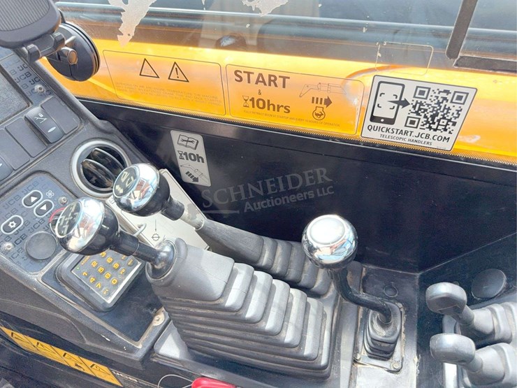 2019-jcb-540-140-image-53