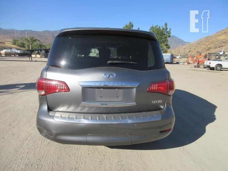 2015-infiniti-qx80-image-14