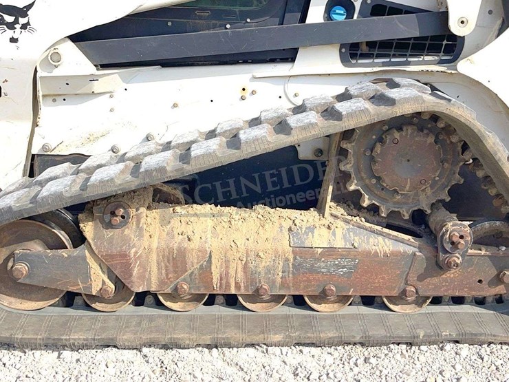 2019-bobcat-t870-image-37