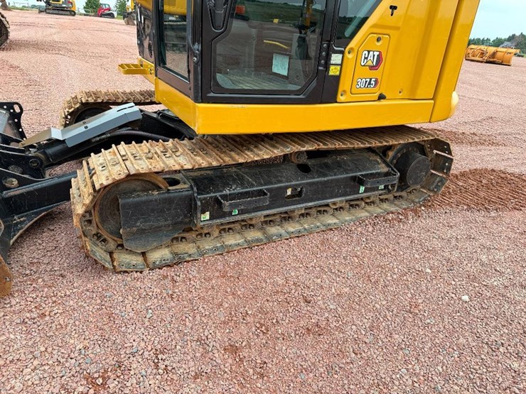 caterpillar-307.5-image-7