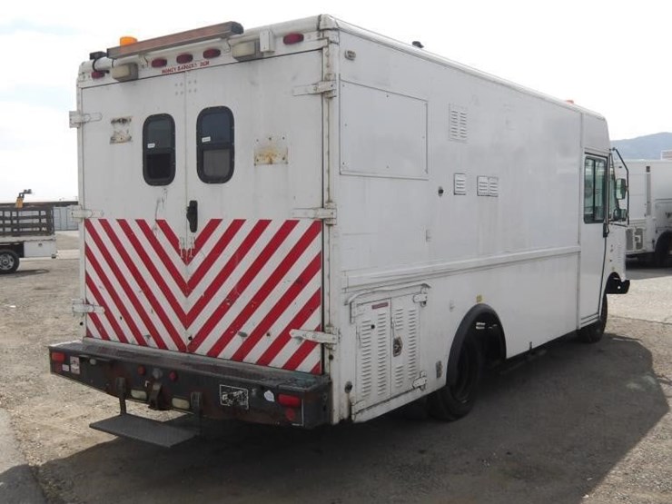 2002-workhorse-p42-image-4