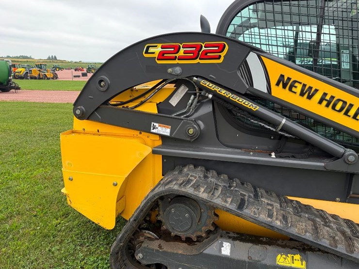 new-holland-c232-image-22