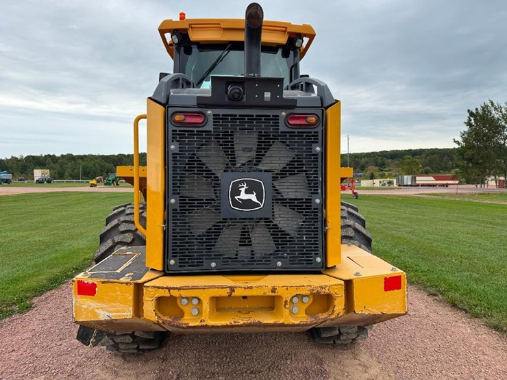 2021-deere-544p-image-21