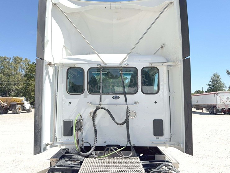 2020-peterbilt-579-image-33