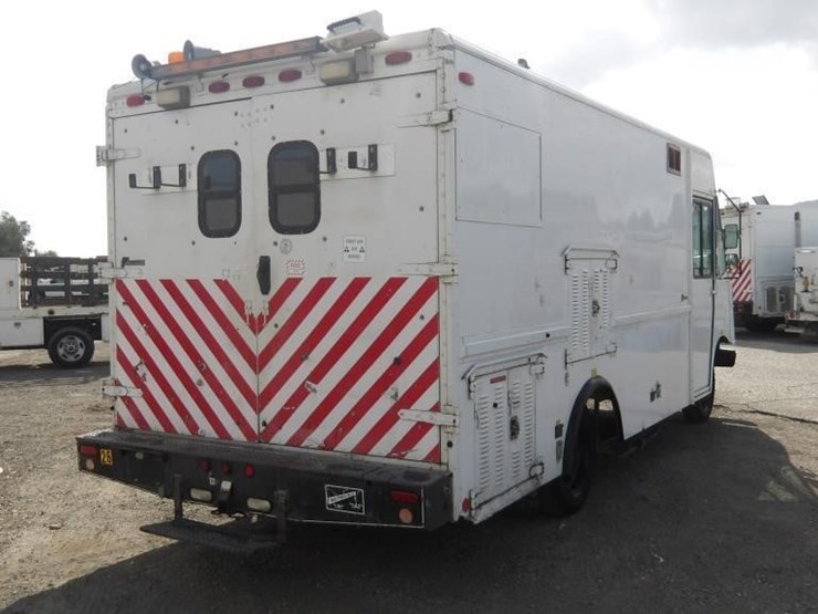2002-workhorse-p42-image-3