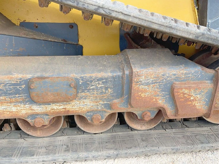 2020-deere-331g-image-18