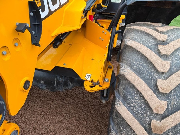 jcb-tm320-image-32
