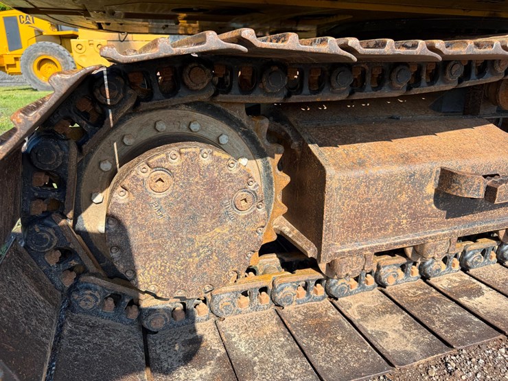 caterpillar-312d-image-16
