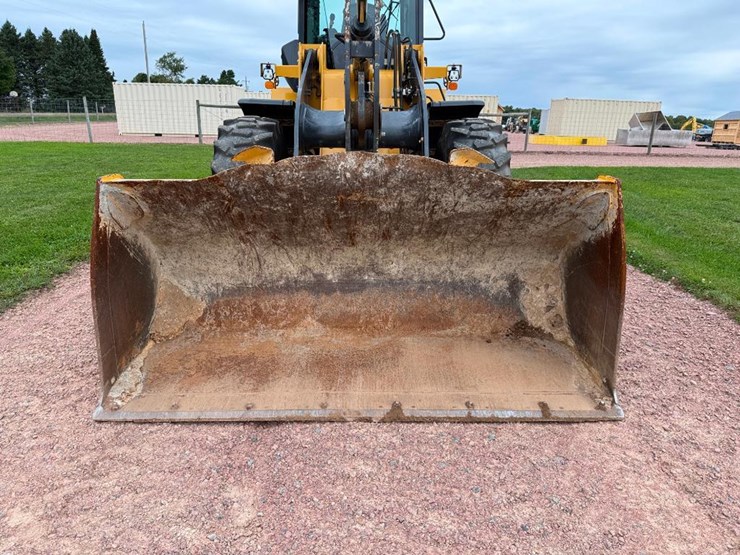 2021-deere-544p-image-34