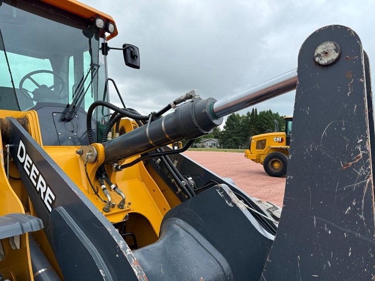 2019-deere-544l-image-61
