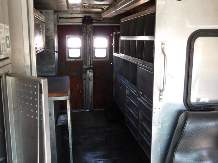 2008-workhorse-w62-image-27