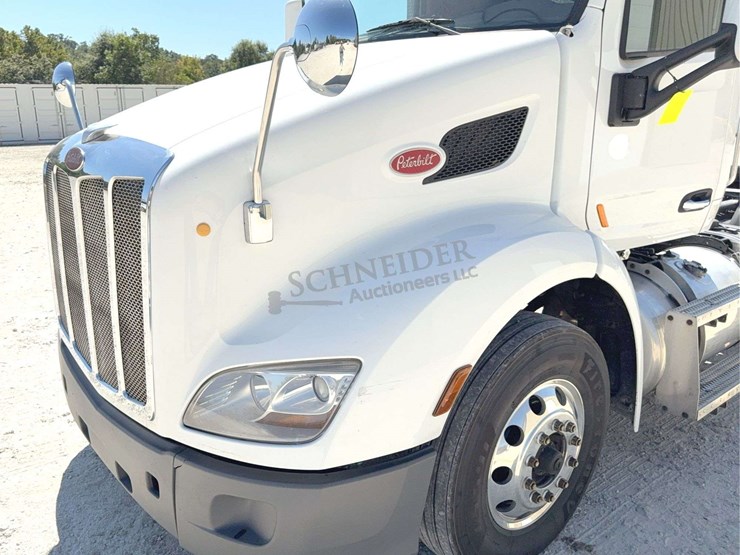 2018-peterbilt-579-image-47