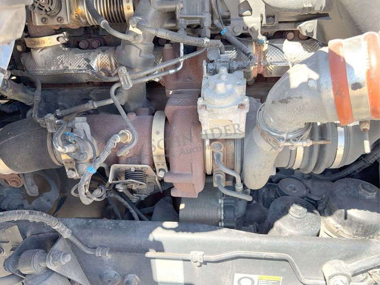 2018-peterbilt-579-image-63