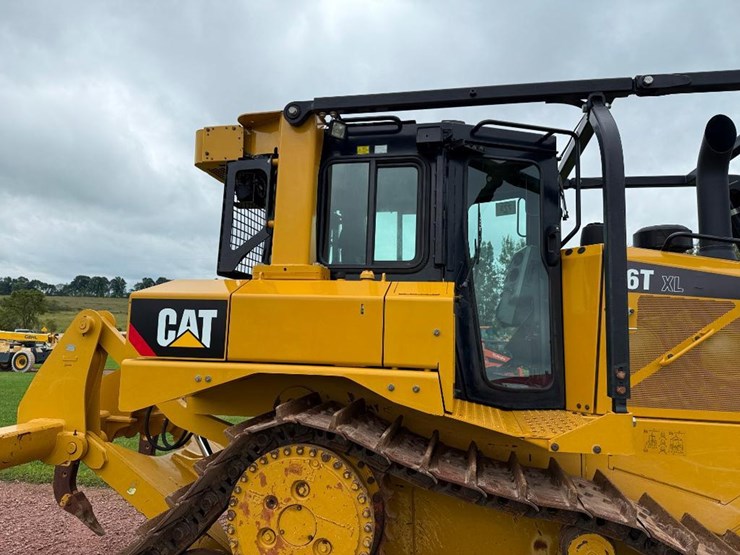 caterpillar-d6t-xl-image-22