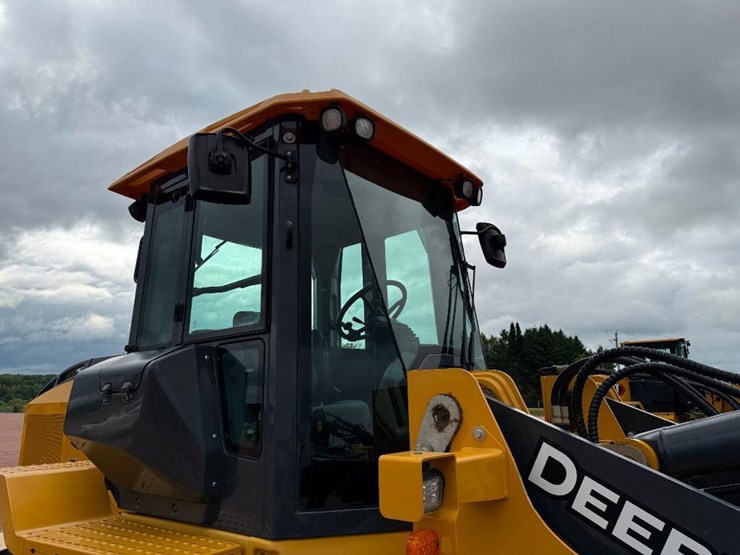 2019-deere-544l-image-18
