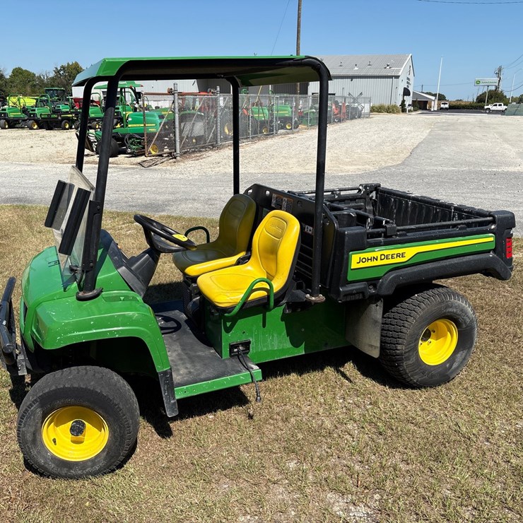 JOHN DEERE GATOR