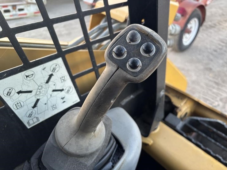 caterpillar-257b2-image-23