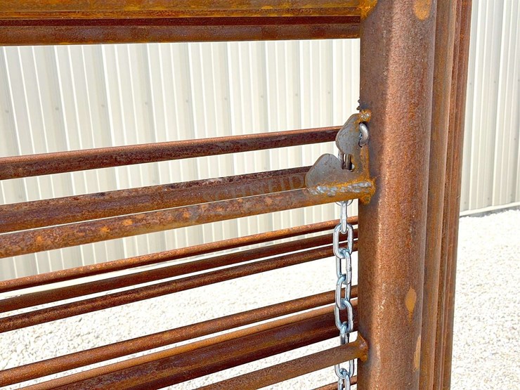 6--unused-24'-freestanding-corral-panels-image-7