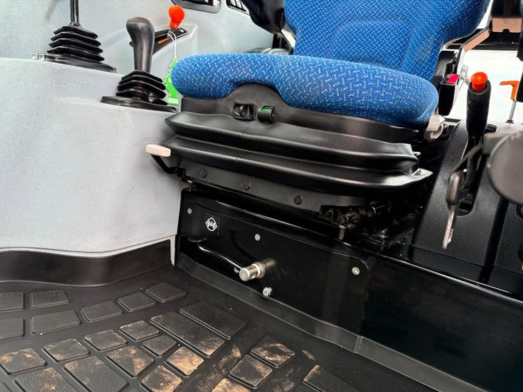 new-holland-workmaster-95-image-45