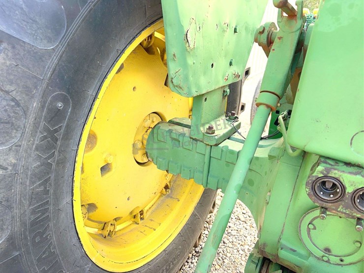 john-deere-4010-image-26