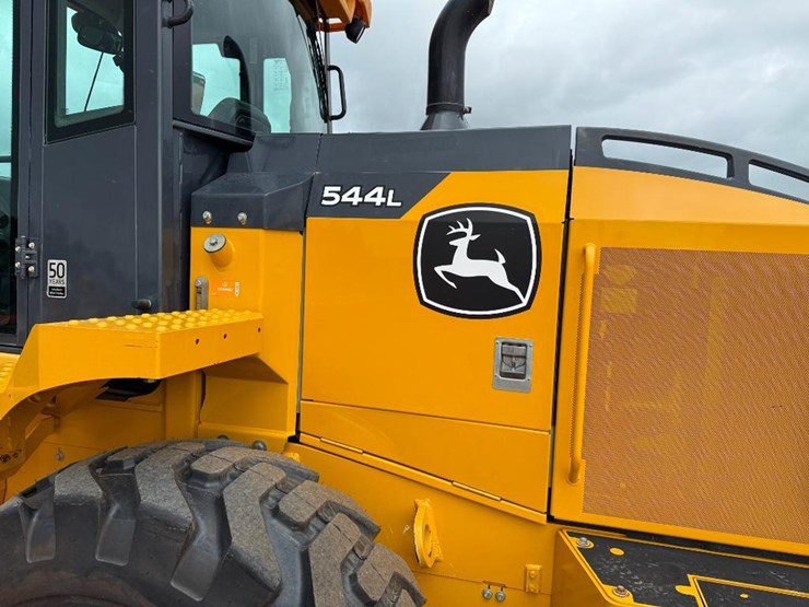 2019-deere-544l-image-28