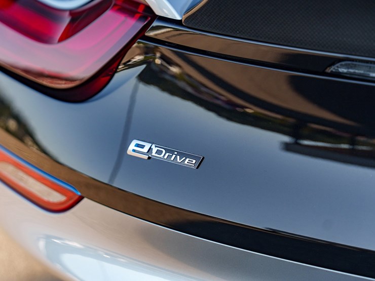 #1064-•-2015-bmw-i-8-image-20
