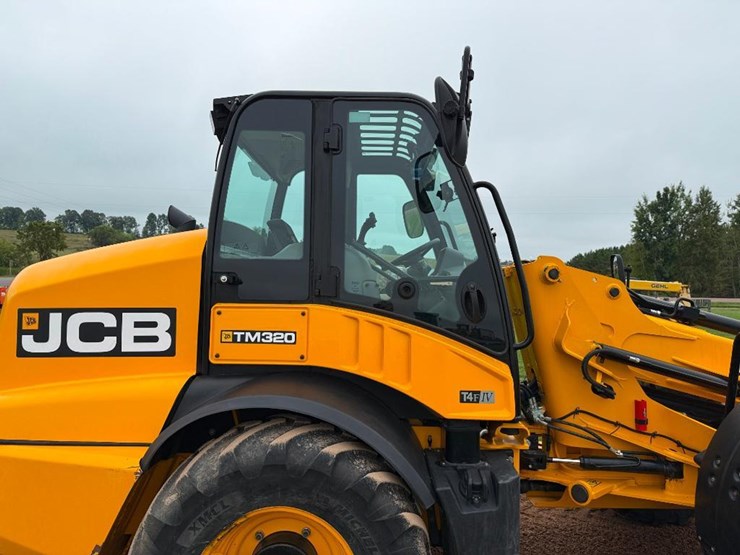 jcb-tm320-image-19