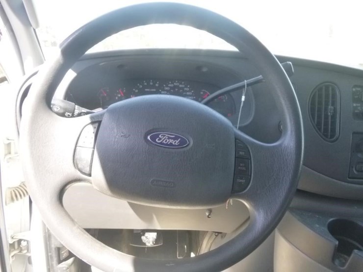 2008-ford-e350-image-10