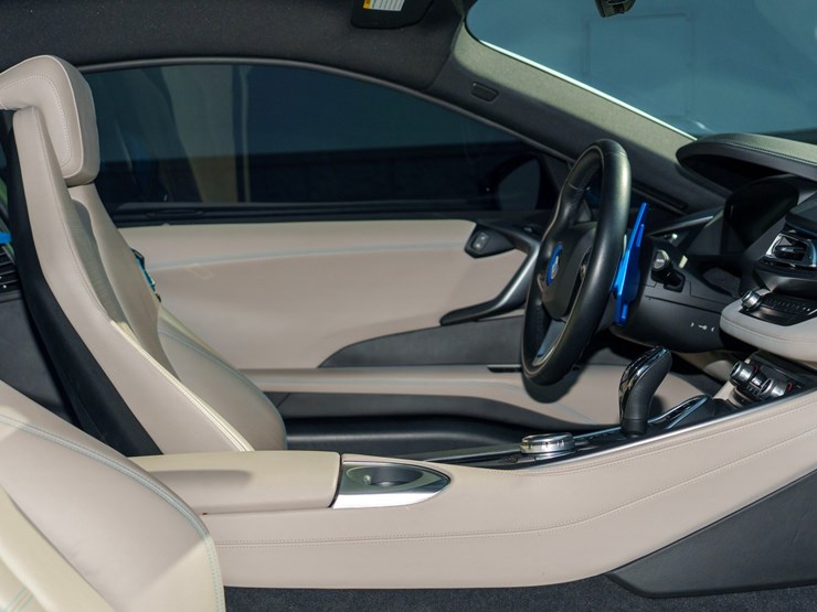 #1064-•-2015-bmw-i-8-image-89