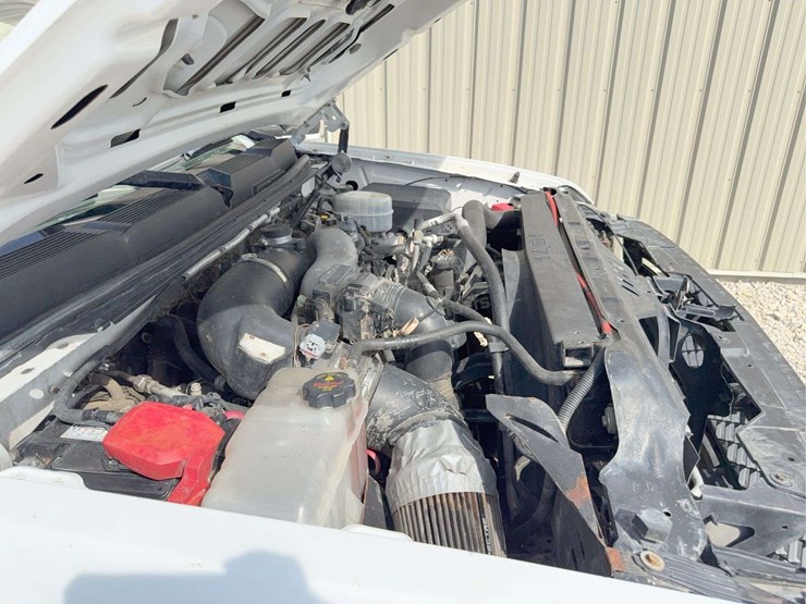 2011-chevrolet-2500hd-image-34