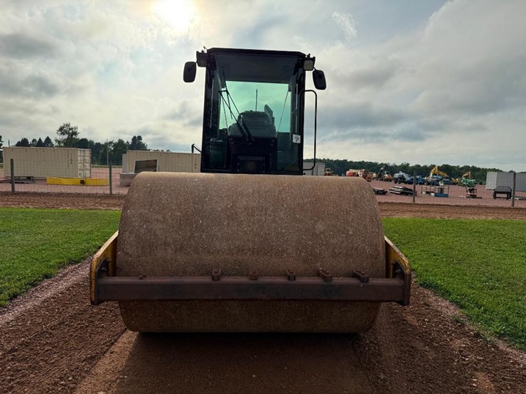 caterpillar-cs-563e-image-2