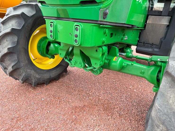 john-deere-6120r-image-33