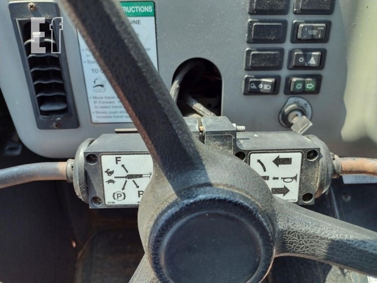 2021-bobcat-toolcat-5600-image-9