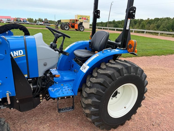 new-holland-workmaster-35-image-9