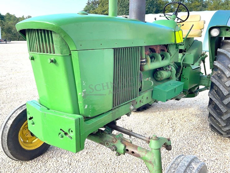 john-deere-4010-image-11