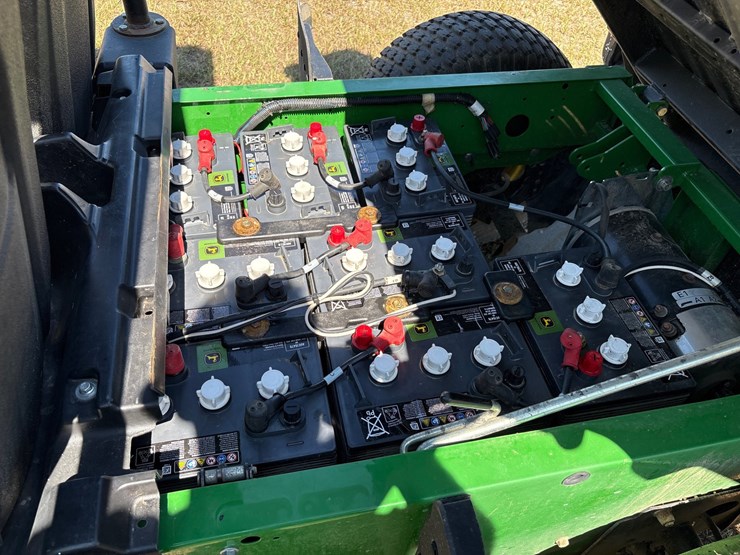john-deere-gator-image-16