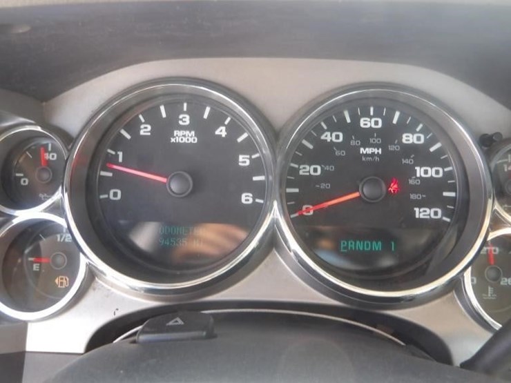 2011-chevrolet-2500-image-18